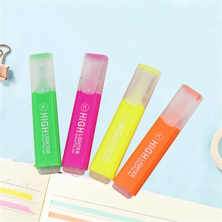 4 stk Mini Fruit Scented Highlighter
